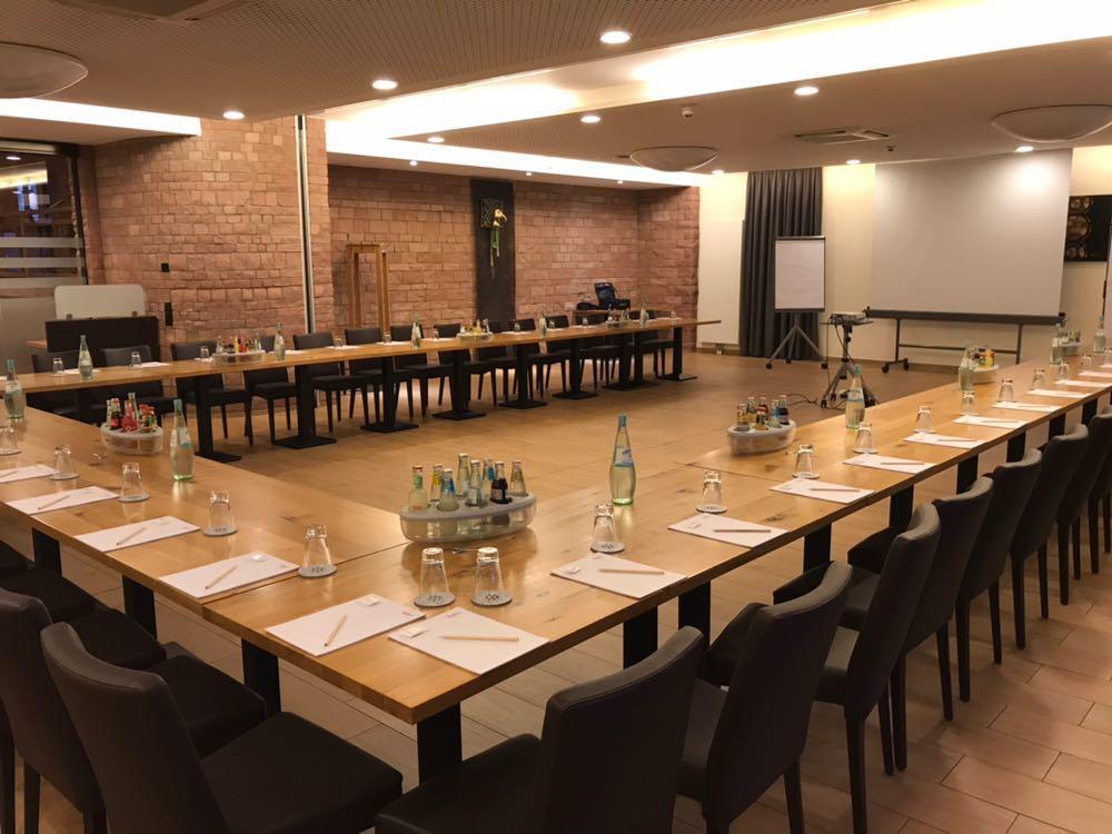 Sutter'S Landhaus Hotel Gensingen Luaran gambar